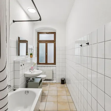 Lägenhet Monteurwohnung Bis 16 Personen Wlan, Waschmaschine, Smart-tv, Balkon